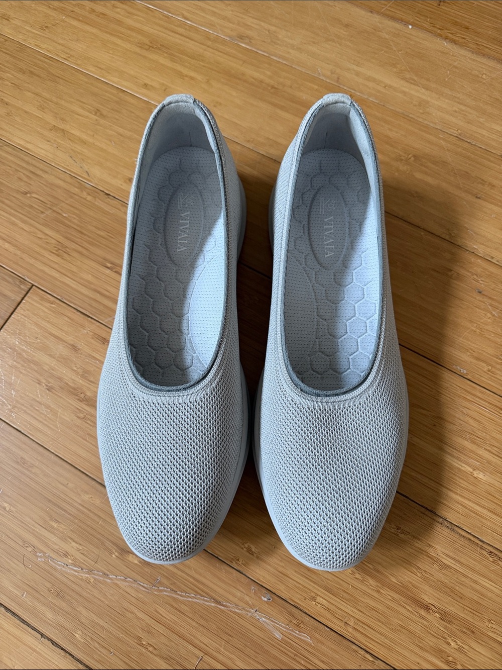 Women's Slip-On Knit Flats in Light Glittery Gray